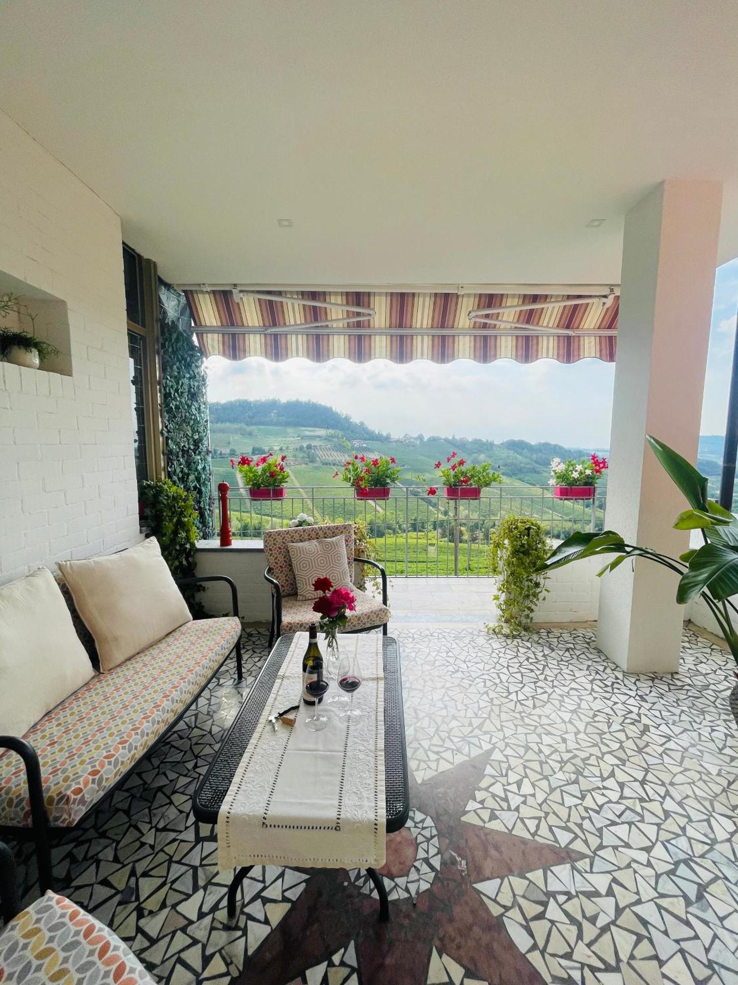Casa Rafanelli Apartman Monforte dʼAlba Kültér fotó